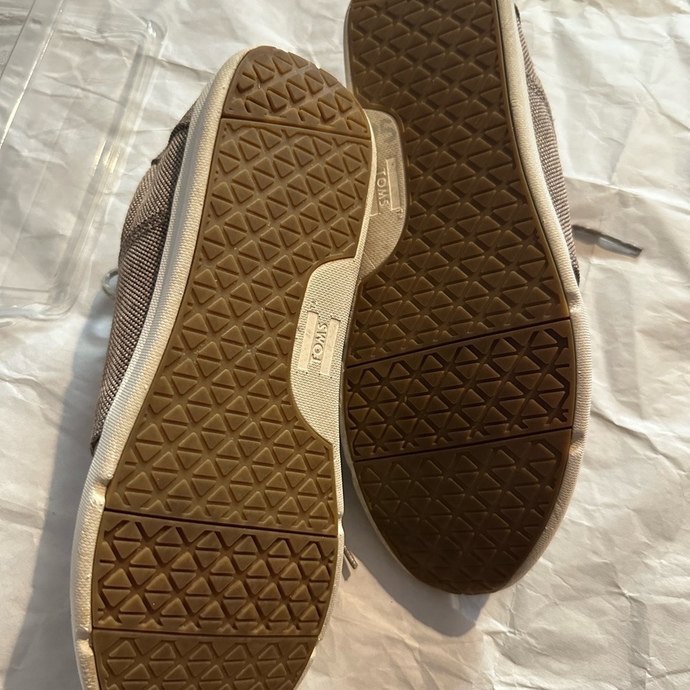 Toms Tan Sneakers for Women - Picture 6 of 6
